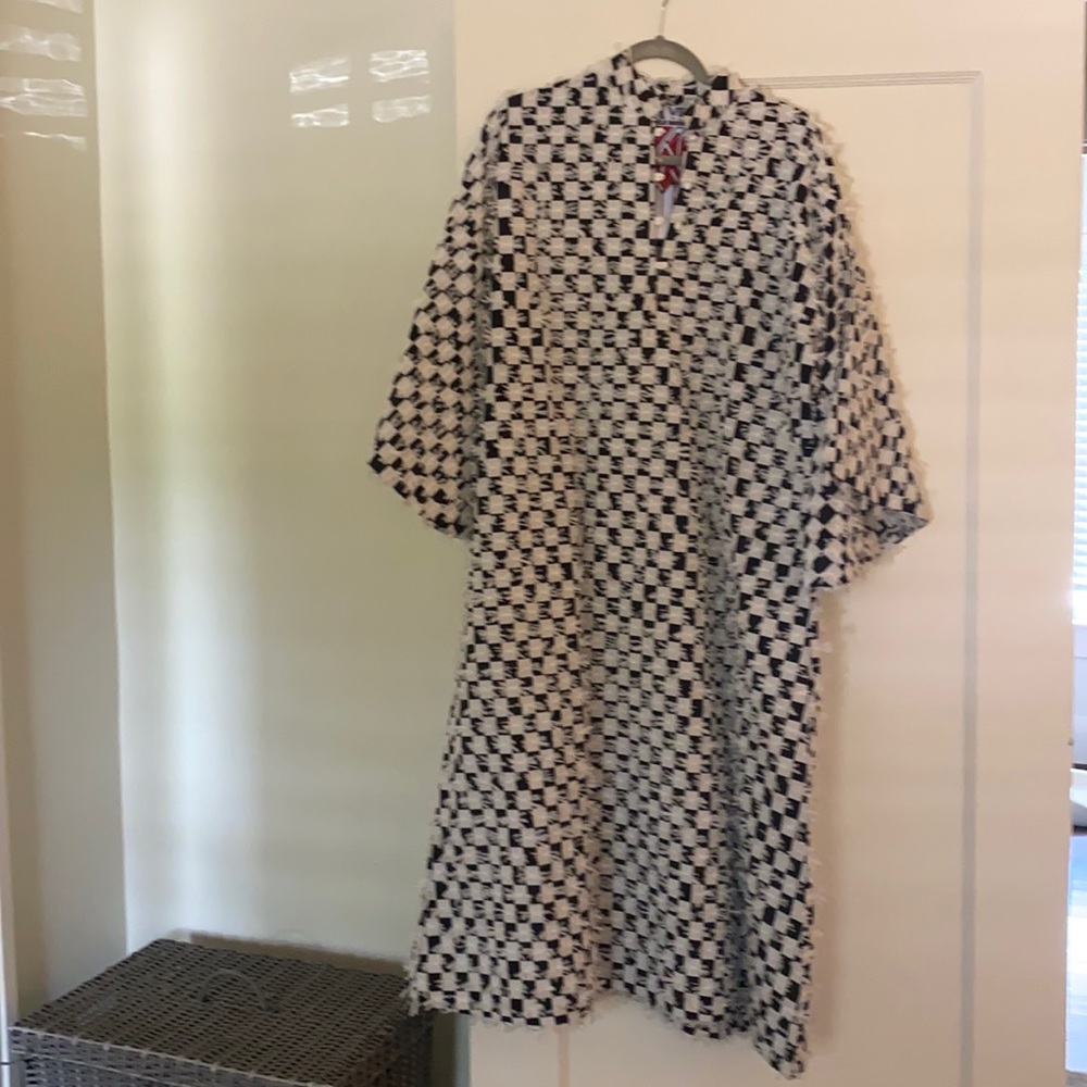 Black and white La Vie Style house maxi caftan.